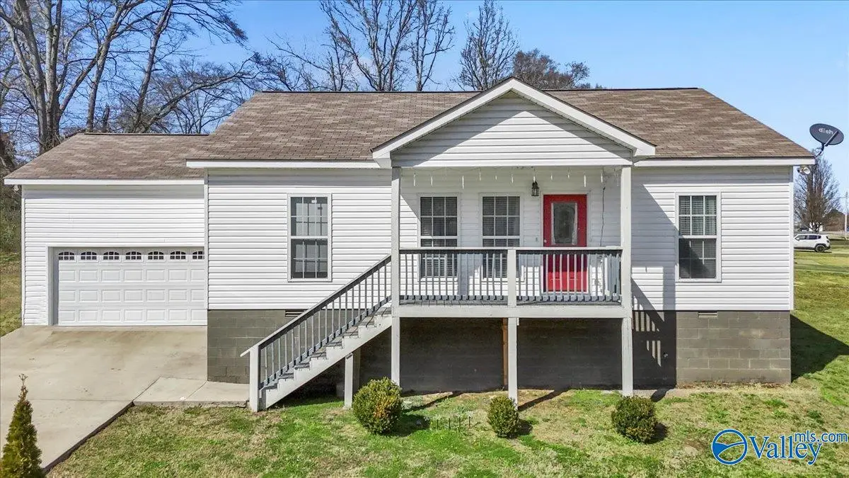 826 Barnes Street, Albertville, AL 35950 - #1