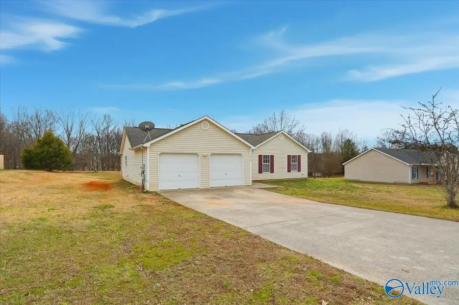566 Henry Taylor Road, New Market, AL 35761 - #2