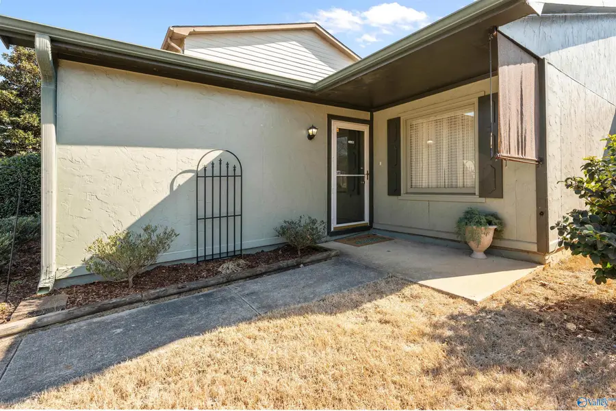 333 Chateau Drive Sw, Huntsville, AL 35801 - #3