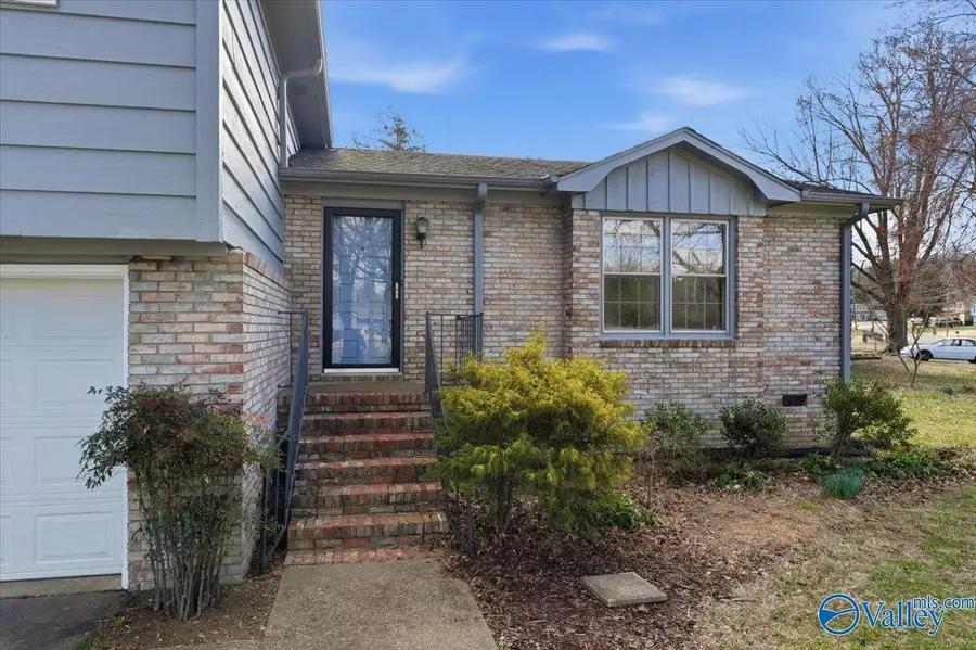 4003 Creighton Avenue Nw, Huntsville, AL 35810 - #2