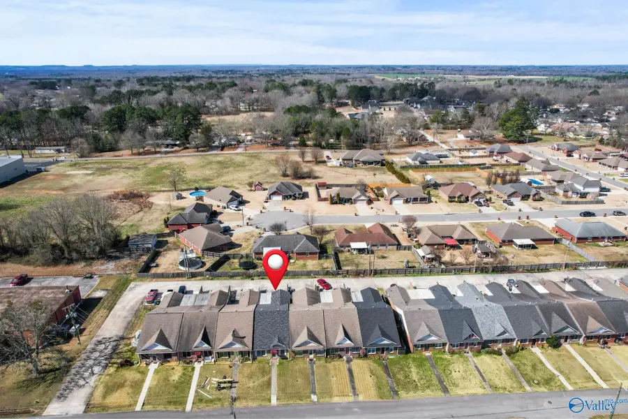 377 Cherry Street Nw, Hartselle, AL 35640 - #2