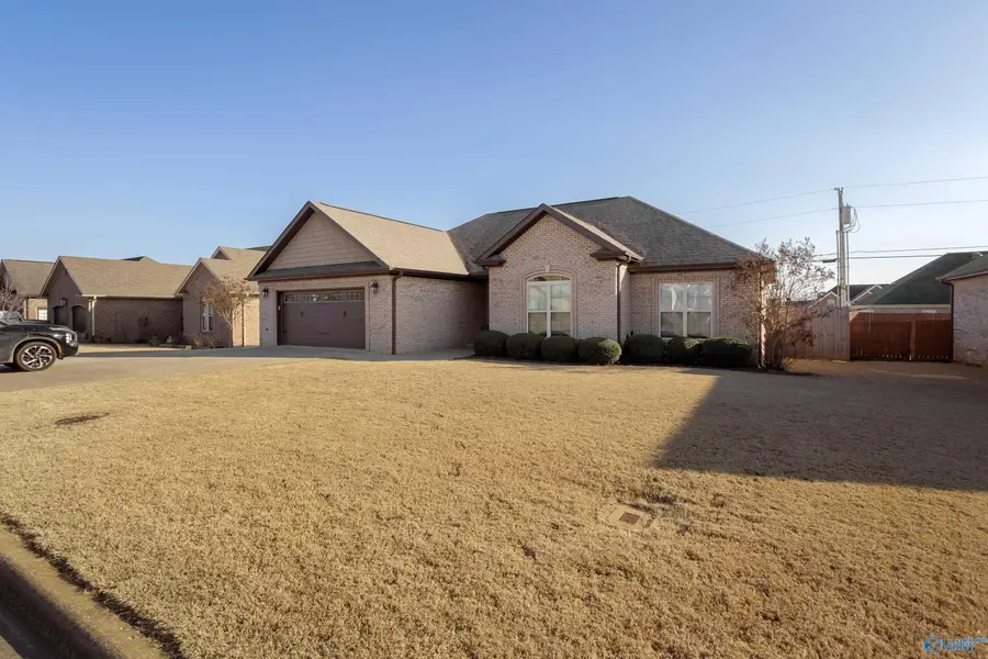 117 Aidan Lane, Muscle Shoals, AL 35661 - #2