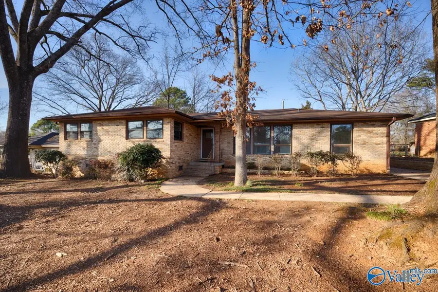 2216 Harris Road Nw, Huntsville, AL 35810 - #2