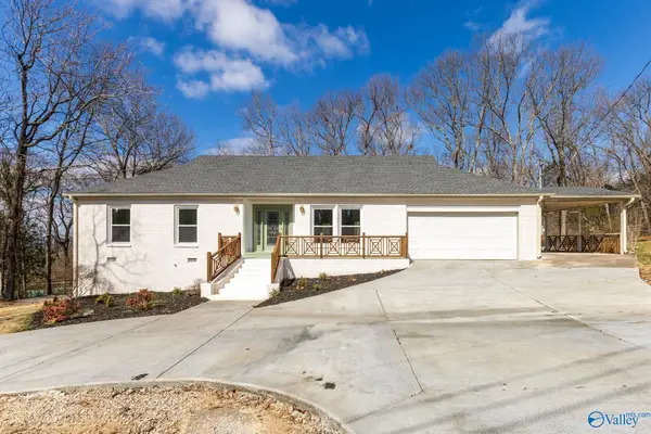 2405 NE Bankhead Parkway Ne, Huntsville, AL 35801