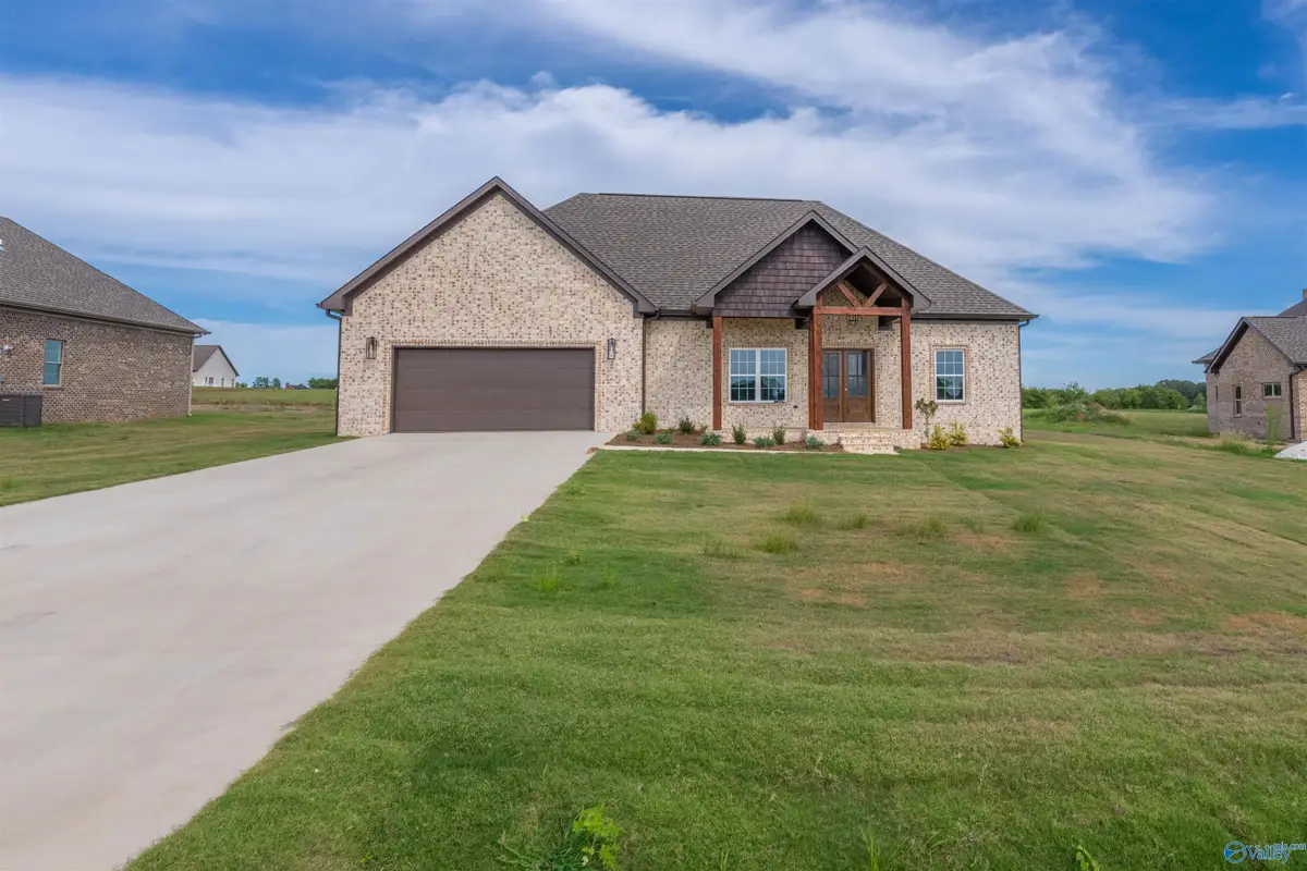 261 Hummingbird Way, Killen, AL 35645 - #1