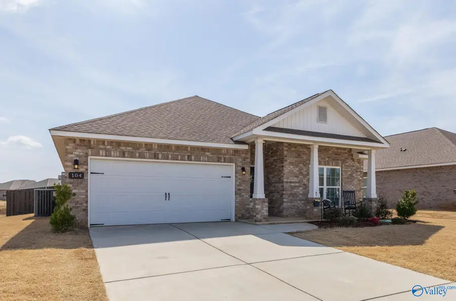104 Saylor Rose Drive, New Market, AL 35761 - #2