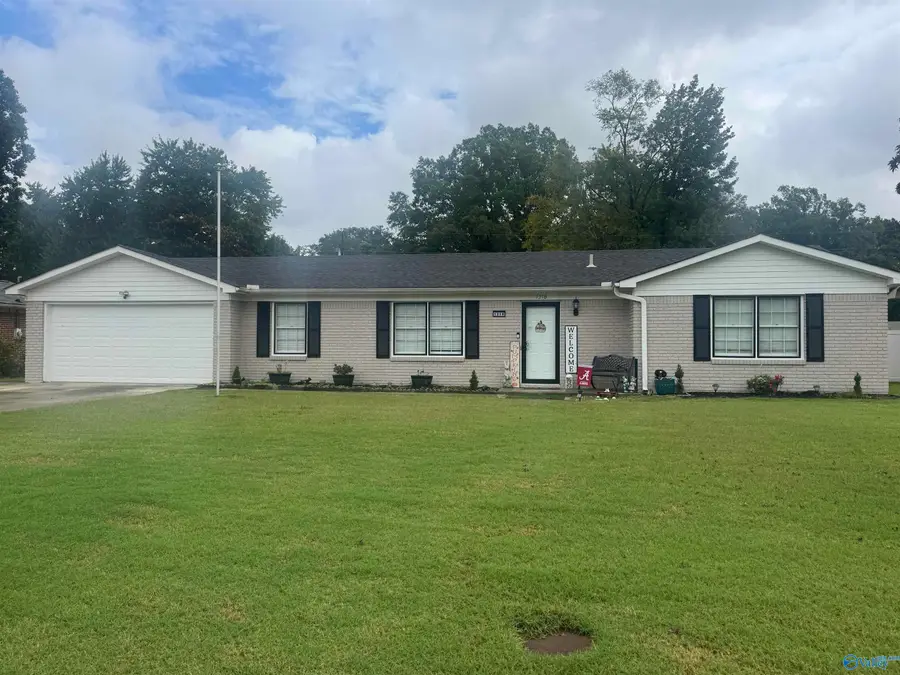 1218 Castleman Avenue, Decatur, AL 35601 - #2