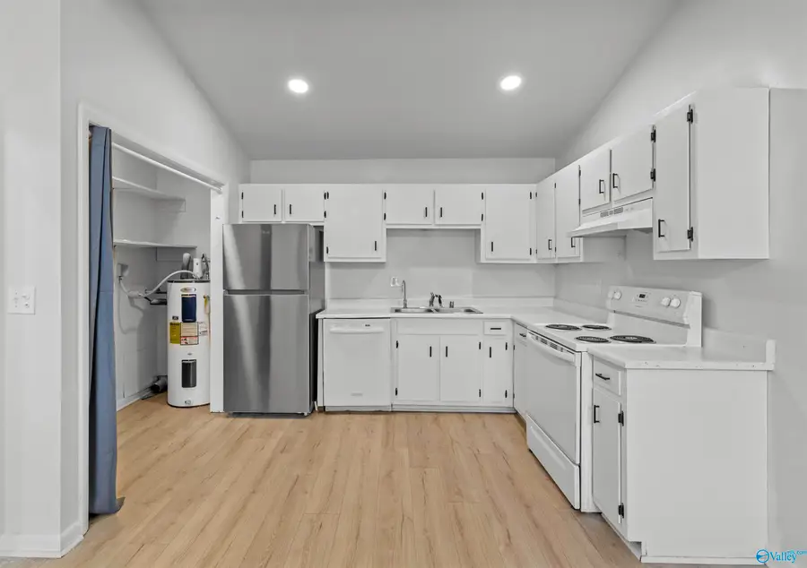 3704 Squaw Valley Drive Sw, Huntsville, AL 35805 - #3