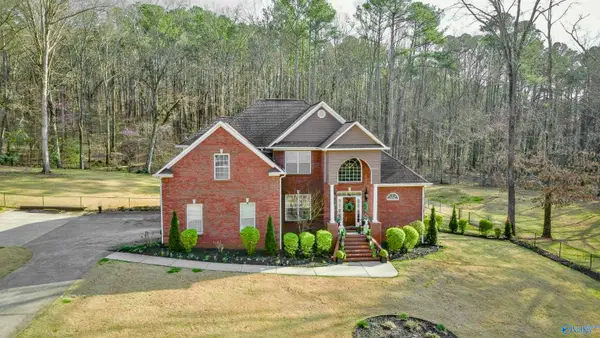 211 Quailwood Lane, Decatur, AL 35603