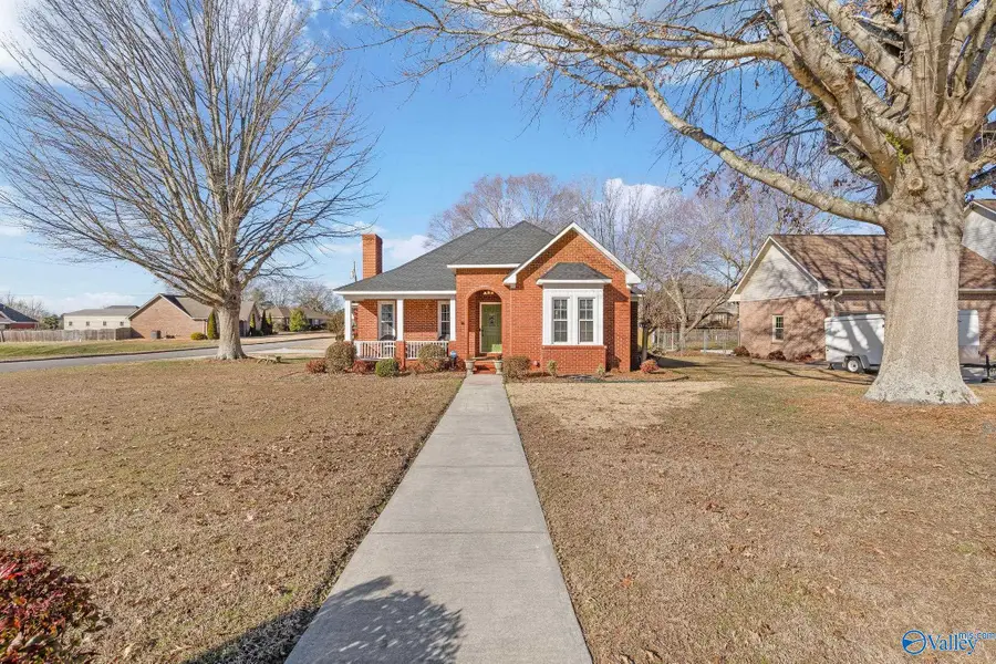 2209 Springdale Drive Sw, Hartselle, AL 35640 - #3