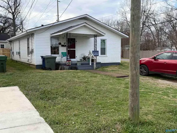 1104 Oshaughnessy Avenue Ne, Huntsville, AL 35801