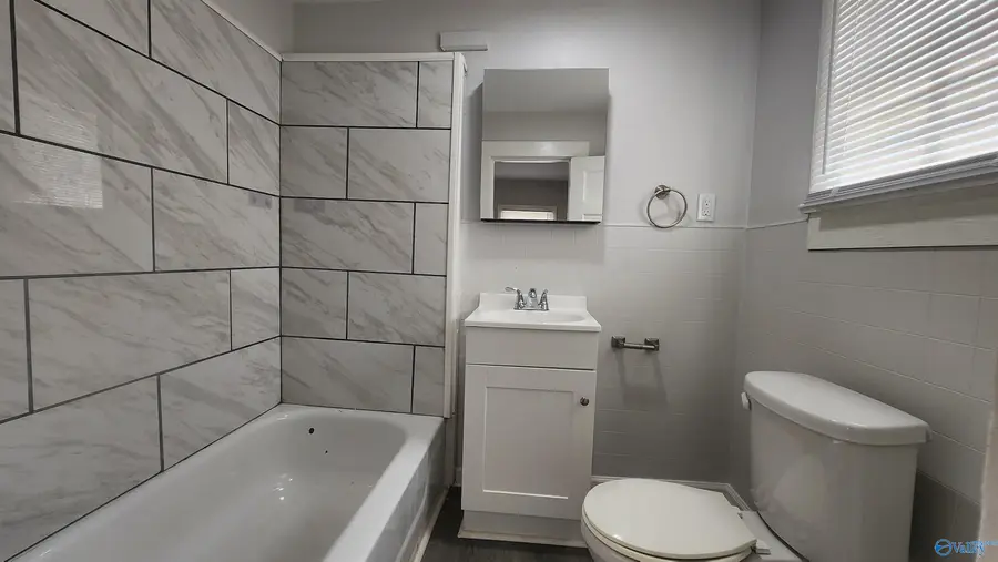 1104 Oshaughnessy Avenue Ne, Huntsville, AL 35801 - #2