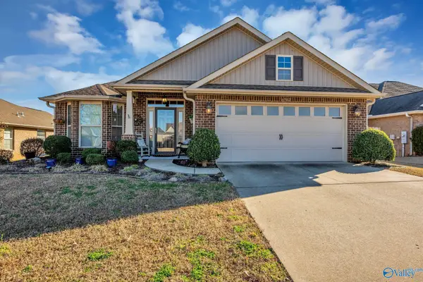 6902 Breyerton Way, Owens Cross Roads, AL 35763