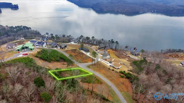 77 Fall Creek Drive, Guntersville, AL 35976