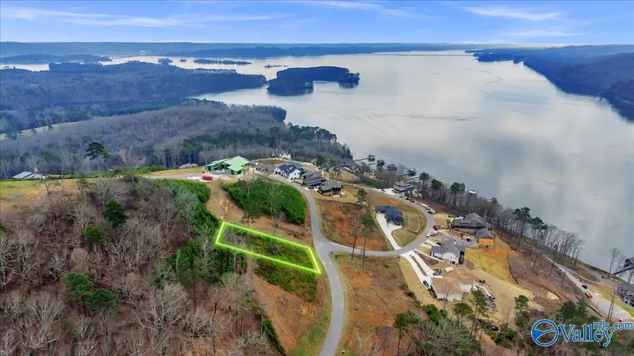 77 Fall Creek Drive, Guntersville, AL 35976 - #2