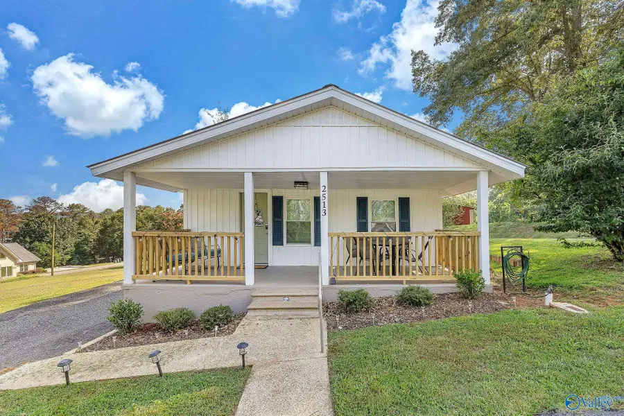 2513 Lakeview Drive, Guntersville, AL 35976 - #2