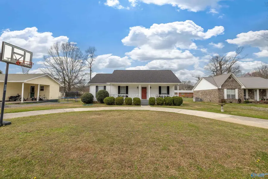 314 Beverly Street, Scottsboro, AL 35768 - #3