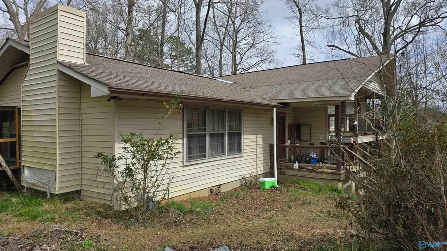 5490 Lynda Avenue, Hokes Bluff, AL 35903 - #2