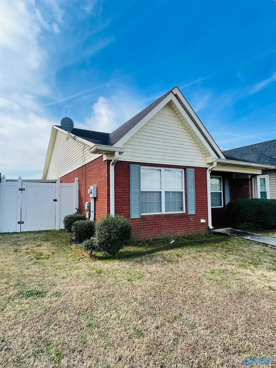 3225 Fieldstone Drive, Decatur, AL 35603 - #3