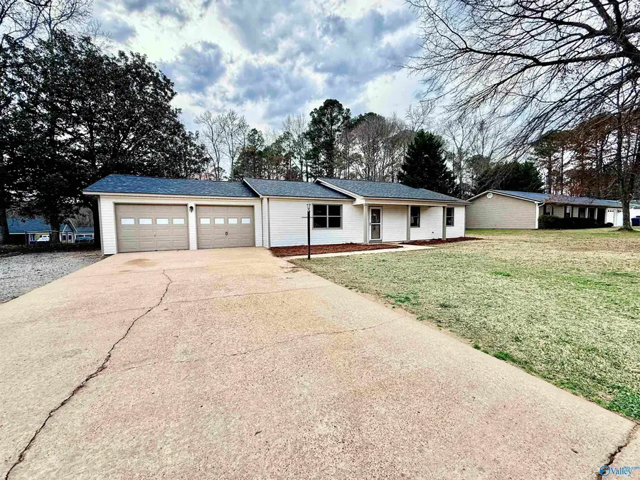 1025 Jones Street, Albertville, AL 35950 - #2