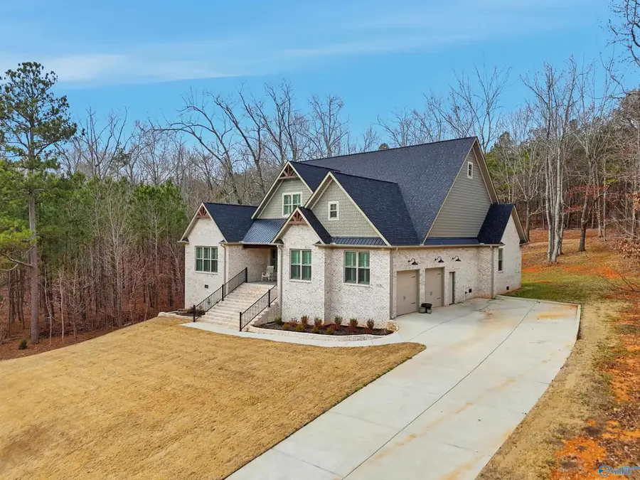 2176 Lookout Mountain Drive, Scottsboro, AL 35769 - #2