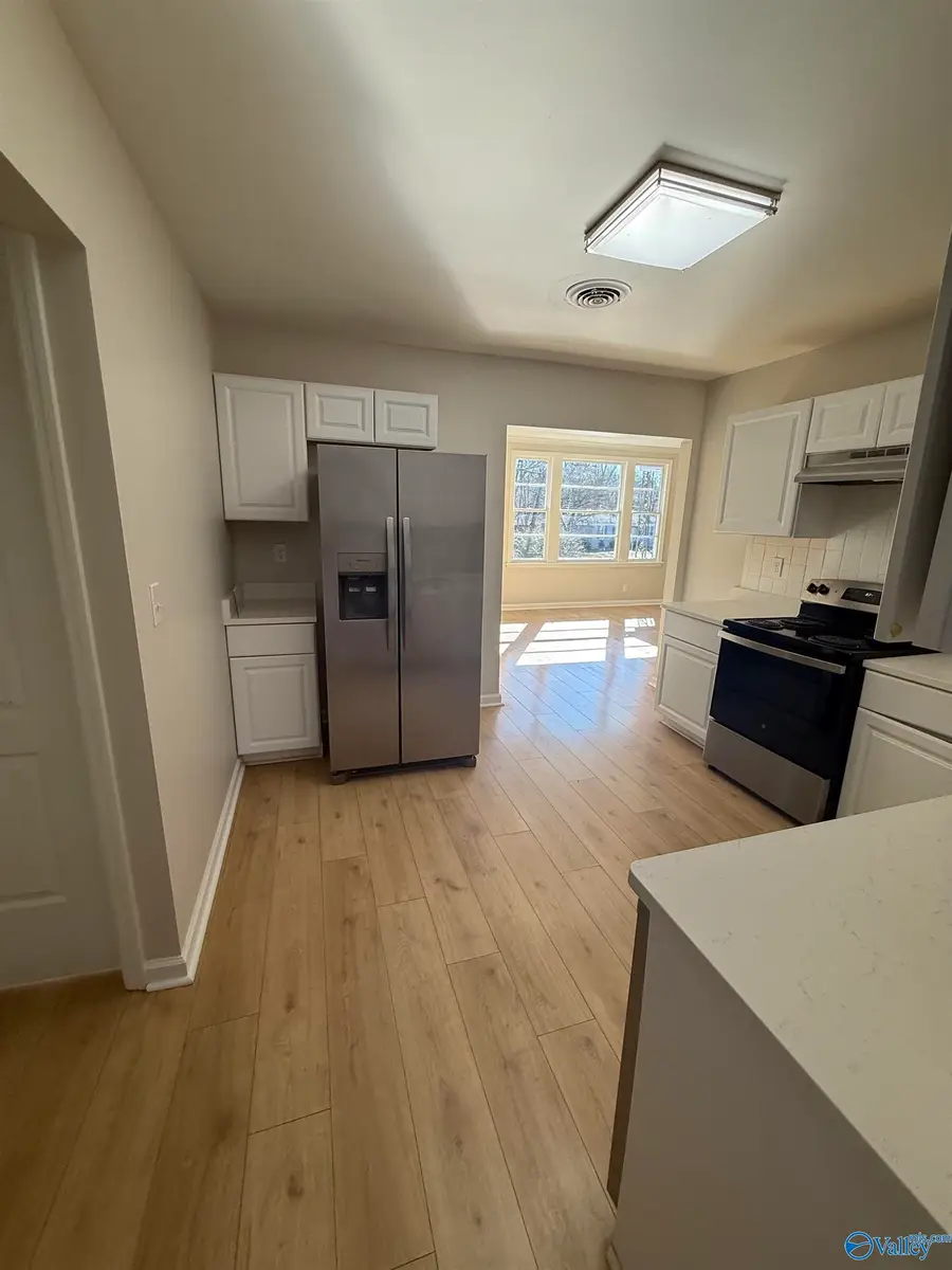 3611 NW Lakewood Drive Nw, Huntsville, AL 35811 - #3