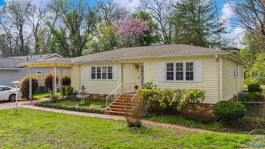 305 S 8th Street, Gadsden, AL 35901 - #2