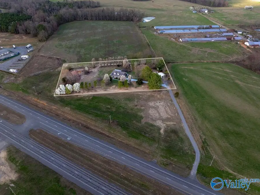 3592 Al Highway 35, Section, AL 35771 - #3