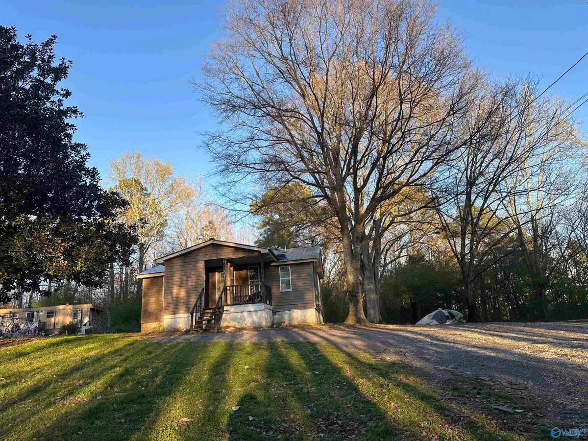 348 Vivian Jarrett, Arab, AL 35016 - #1