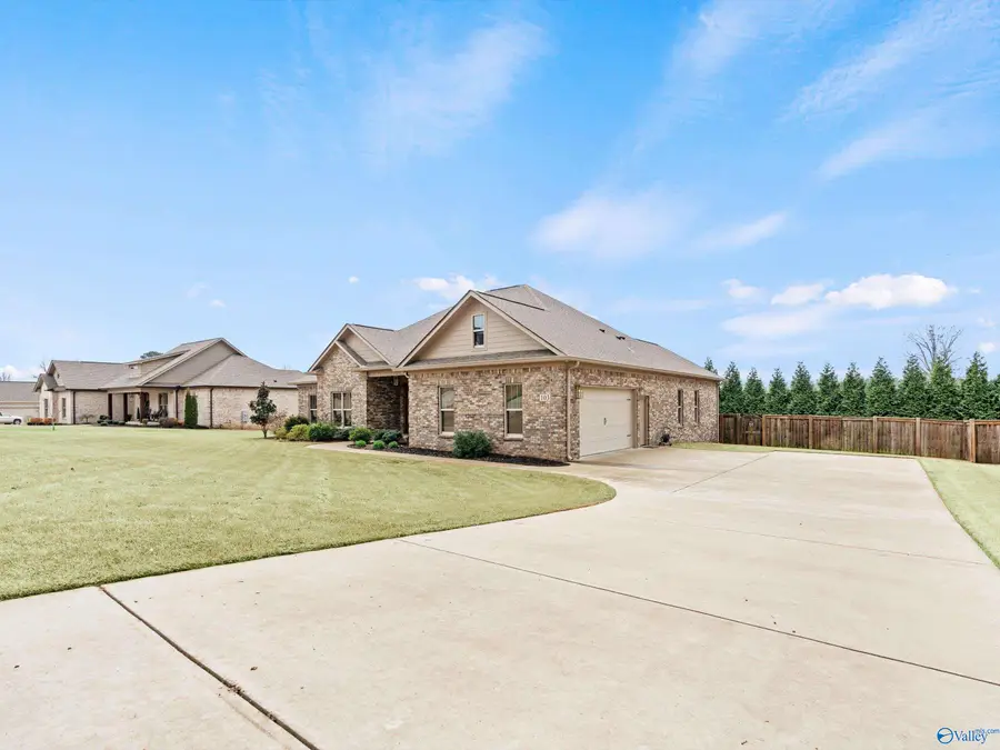 103 Natures Way, Guntersville, AL 35976 - #2