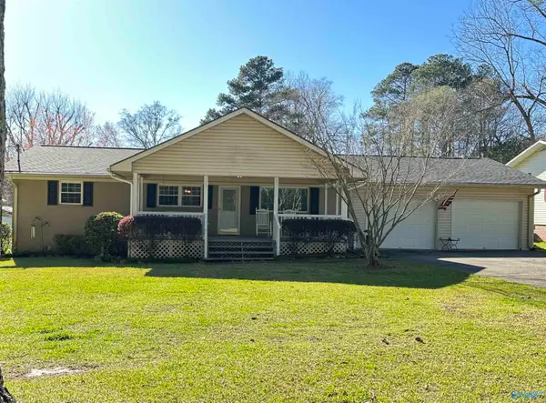 607 East Riverview Drive, Gadsden, AL 35903