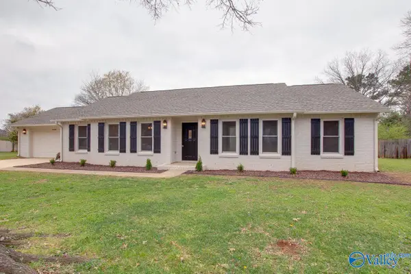 2042 Rosebury Lane Sw, Huntsville, AL 35803