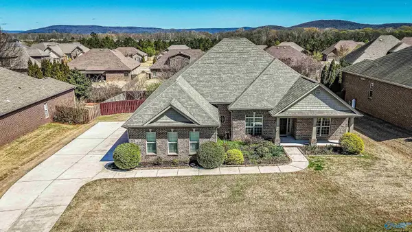 7585 Crestridge Drive, Owens Cross Roads, AL 35763