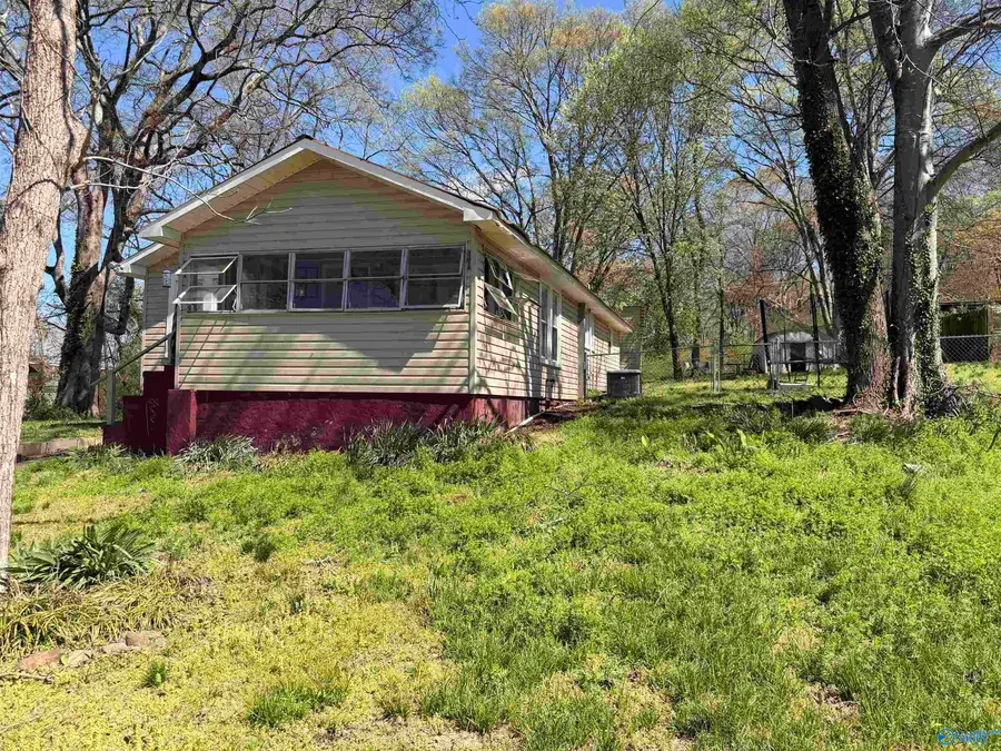 106 W Kyle Place, Gadsden, AL 35904 - #3