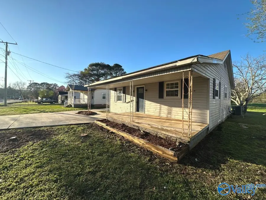 131 Wilson Mann Road, Owens Cross Roads, AL 35763 - #3