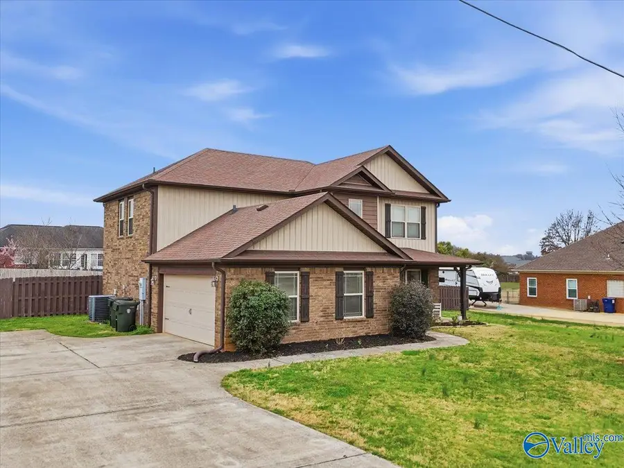 106 Kelsey Drive, New Market, AL 35761 - #2