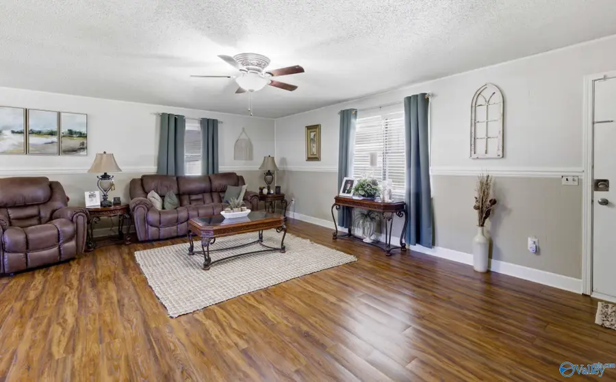 105 N North Maple Street, Boaz, AL 35956 - #3