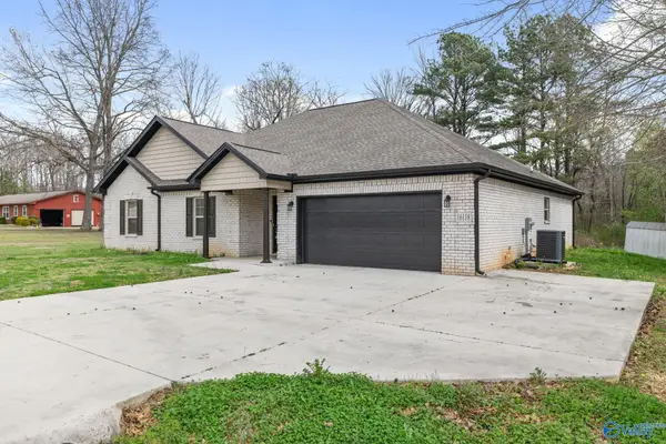 16118 Blackburn Lane, Athens, AL 35611