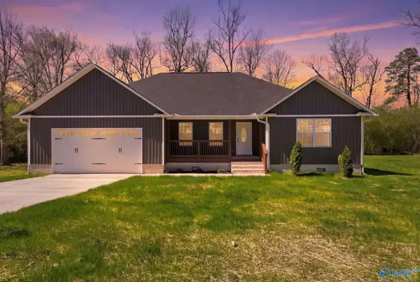 317 Creekside Drive, Albertville, AL 35950