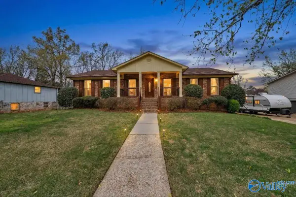 12028 Queens Place Se, Huntsville, AL 35803