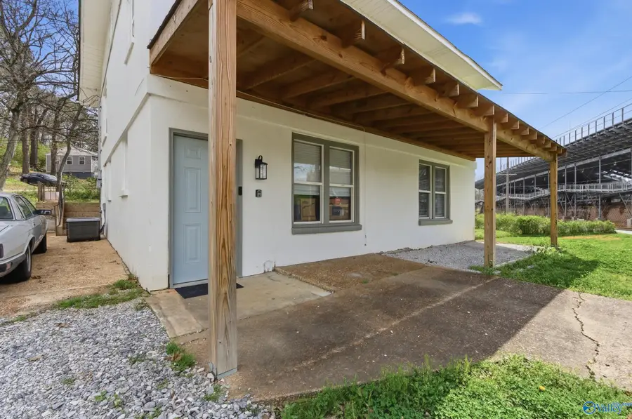 528 N Royal Avenue, Florence, AL 35630 - #2