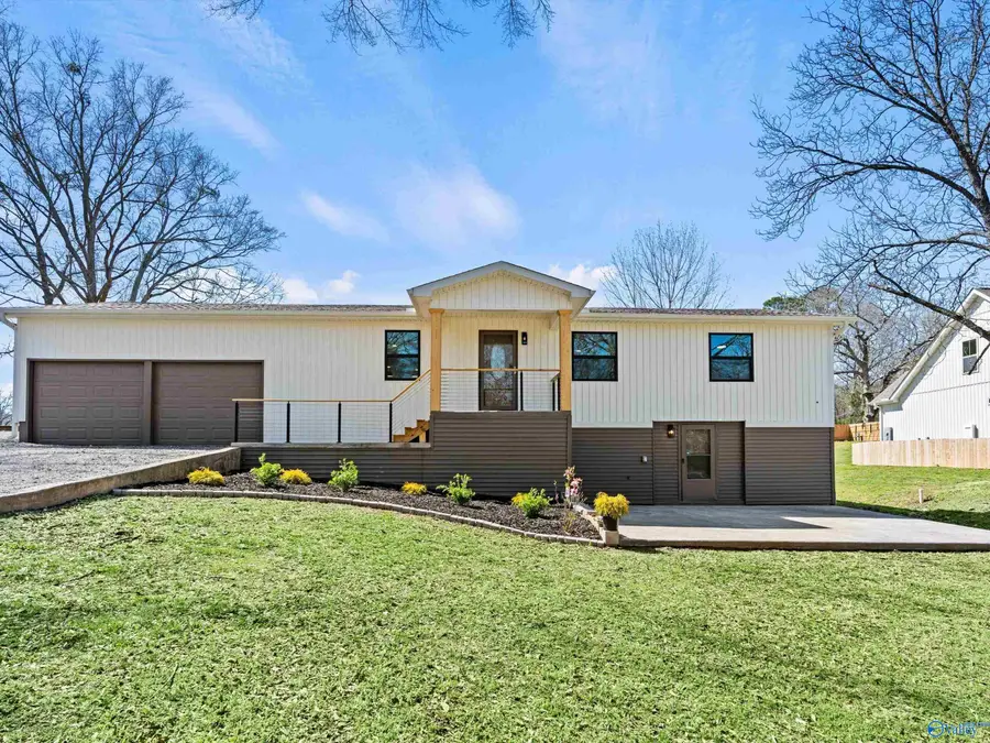 611 SE Cedar Cove Road, Hartselle, AL 35640 - #3