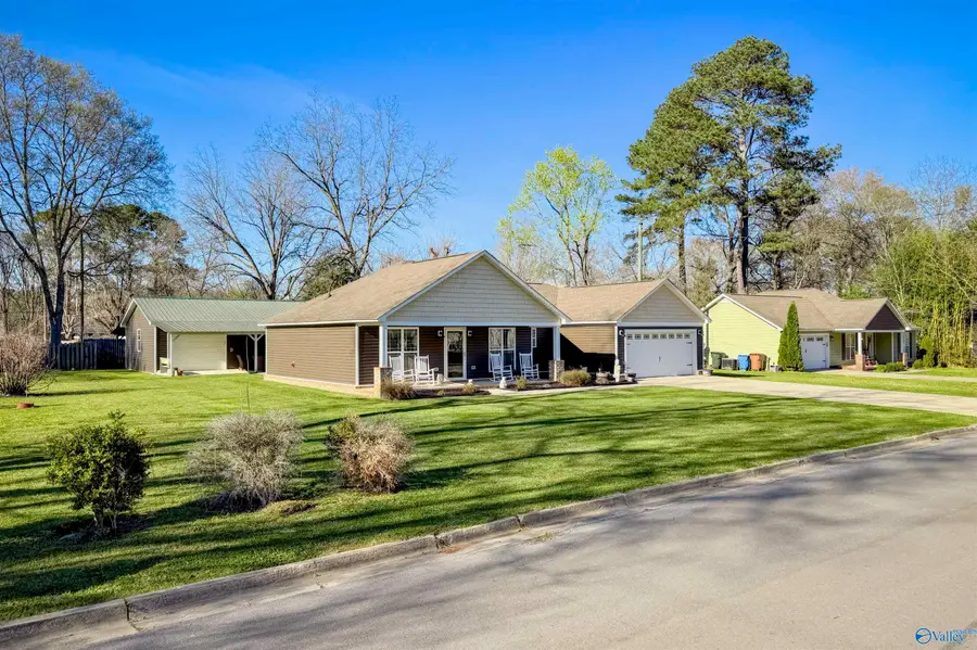 711 Short Street Se, Hartselle, AL 35640 - #3