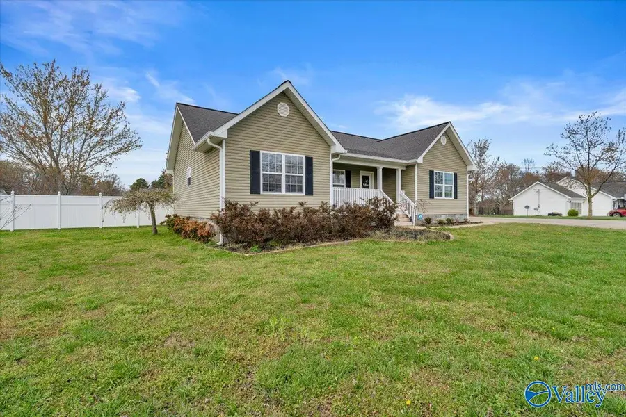 52 Hall Lane, Rainsville, AL 35986 - #2