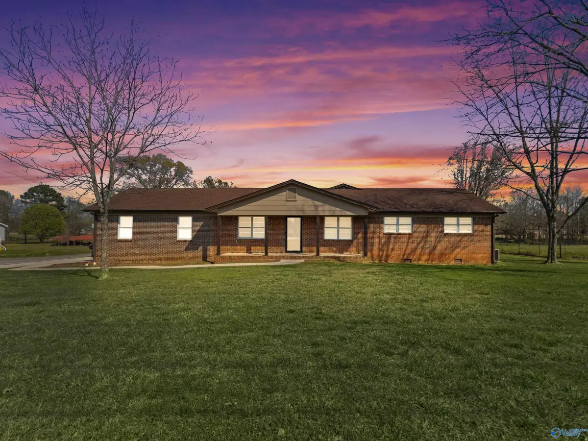 13 Pine Street, Decatur, AL 35603 - #1