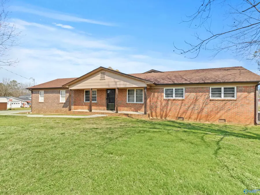 13 Pine Street, Decatur, AL 35603 - #2