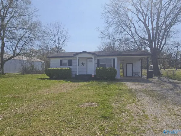 48 Oakdale Avenue, Hillsboro, AL 35650