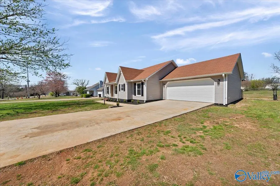 1027 Walker Lane, New Market, AL 35761 - #2