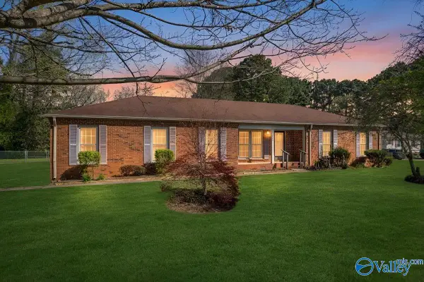 4903 Fallbrook Circle Ne, Huntsville, AL 35811