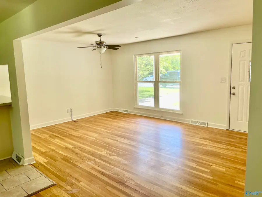 513 Jeffery Drive Nw, Huntsville, AL 35806 - #3